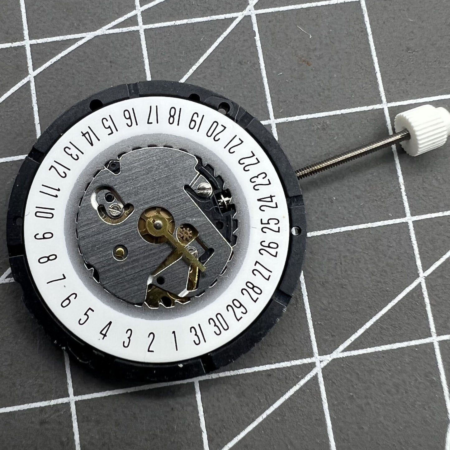 Mouvement ISA 330 Date à 6 heures Mouvement à quartz Original 