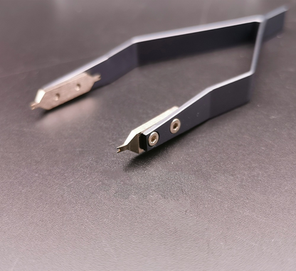 Precision stainless steel 7825 V type spring bar tweezers for secure watch strap removal and repair.