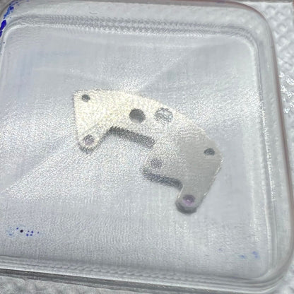 Automatic device lower bridge for SW200 movement by Ref.1141, precise watch spare part enhancing mechanism stability.