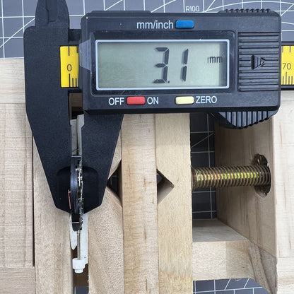 ISA 307 Quarzuhrwerk, Datum bei 6, alter Lagerbestand, original, brandneu 