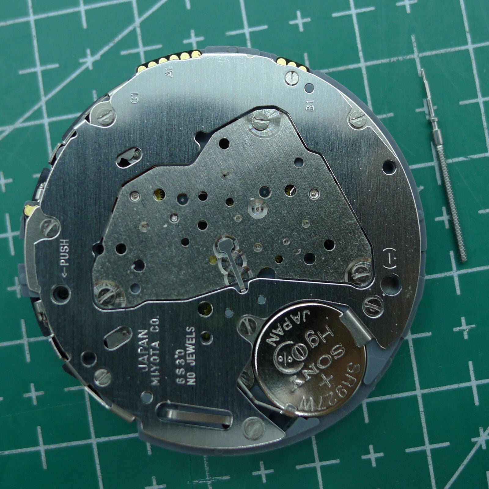 Miyota 6S30 quartz watch movement with date at 4 o?clock and subdials at 2, 6, 10 - Wholesale quality parts