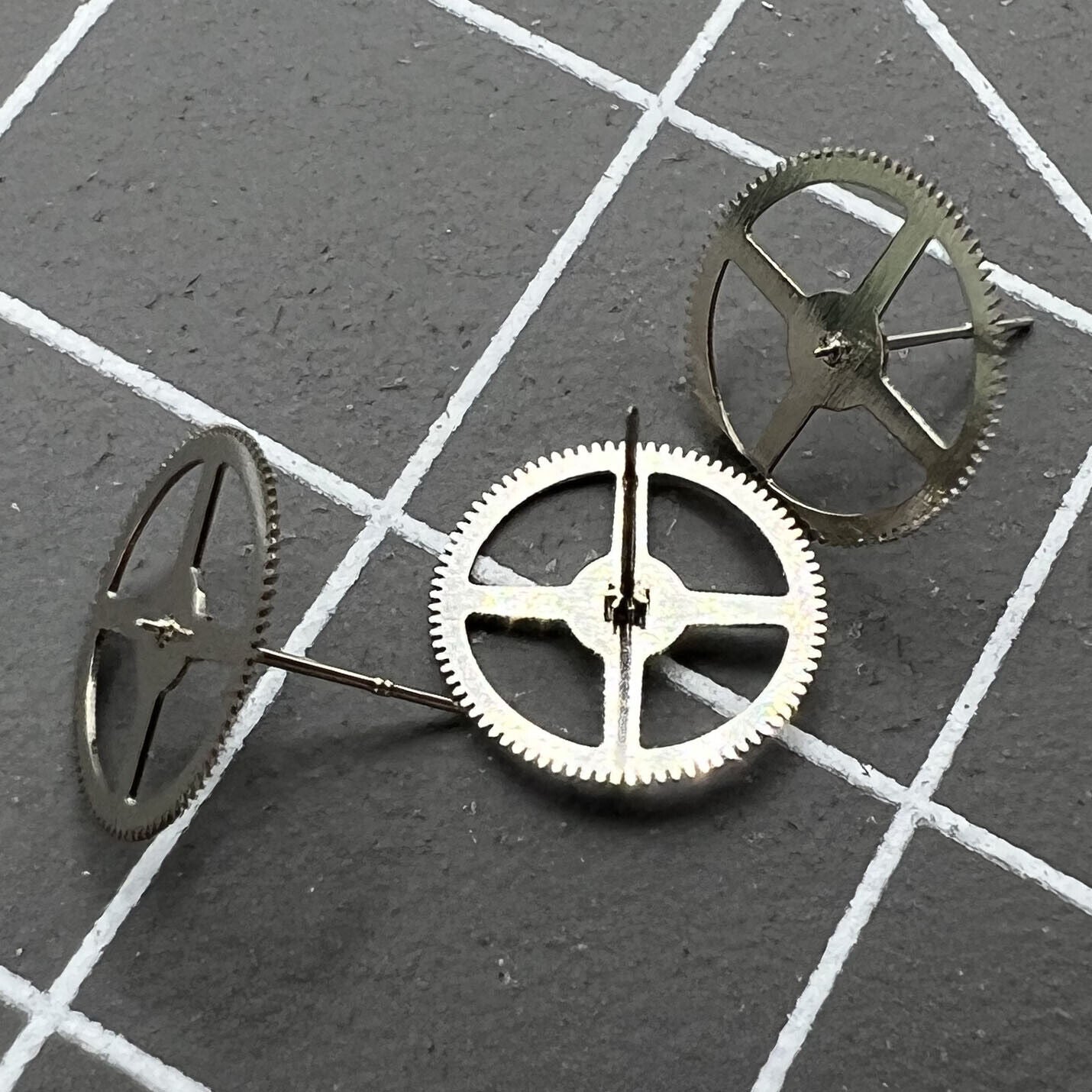 Replacement set of 3 second wheels for NH35 NH36 movements, compatible watch accessory parts.