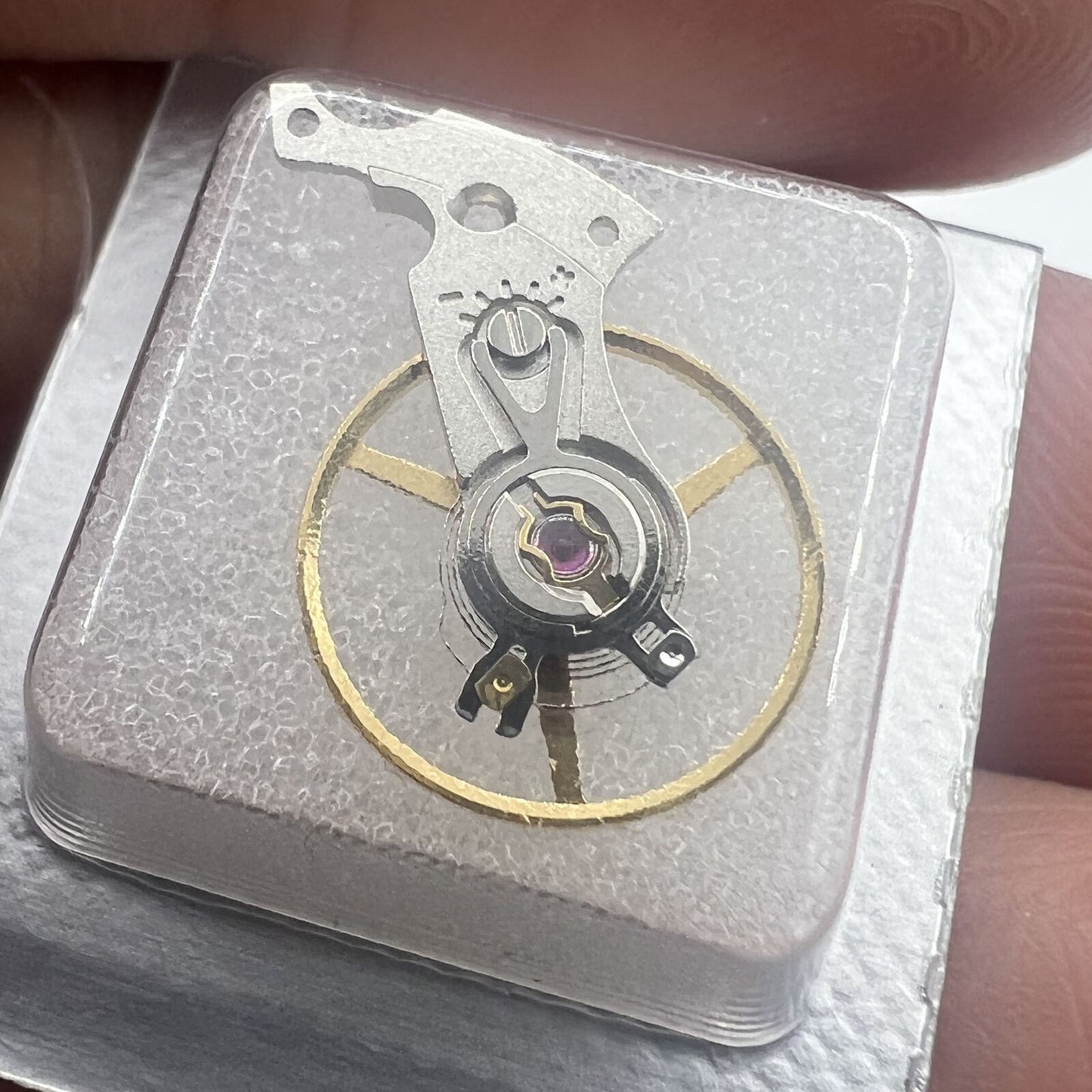 Swiss Complete Balance Wheel with Splint for SW200 watch movements, precision component for accurate timekeeping.