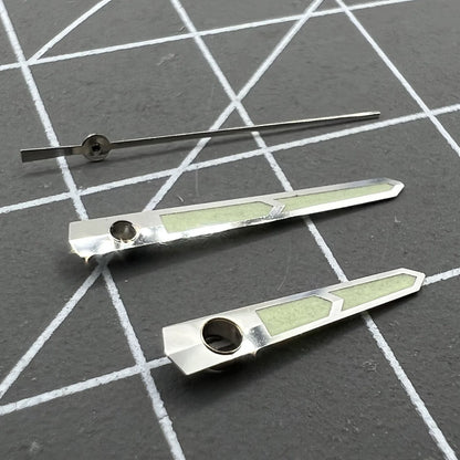 Green luminous watch hands designed for China Made 8215/2813/Miyota 8N24 movement, enhancing visibility.