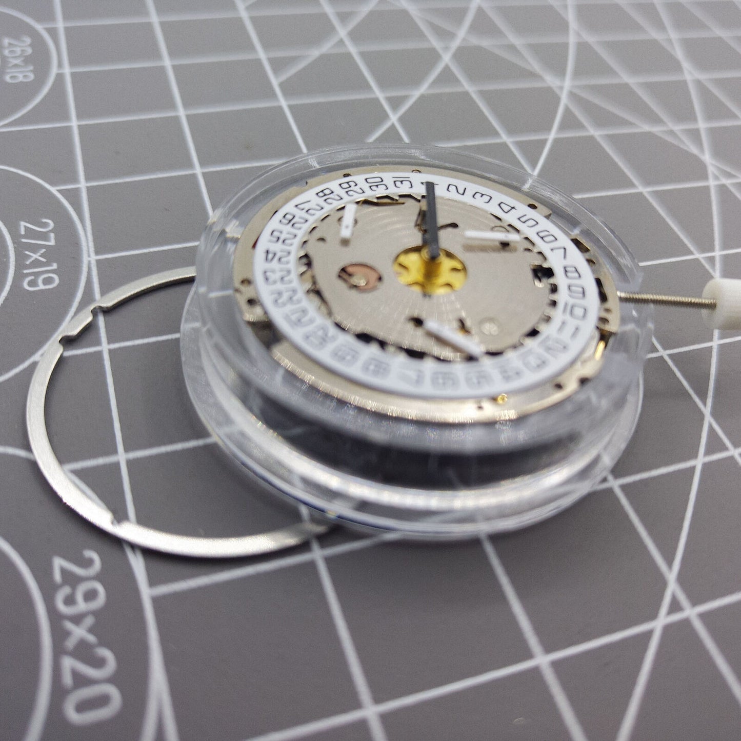 Swiss Made ISA 8171 quartz watch movement featuring date display at 4 o'clock, multifunctional design for precision.