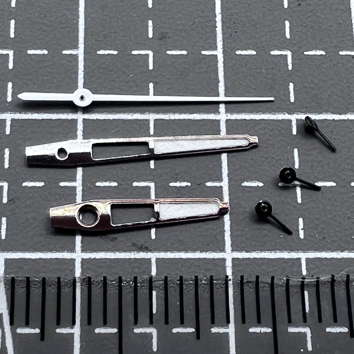 2 Sets Grünes Leuchtzeiger Kupferfarbig 13mm Trim Für Epson VD53 VD54 VD57