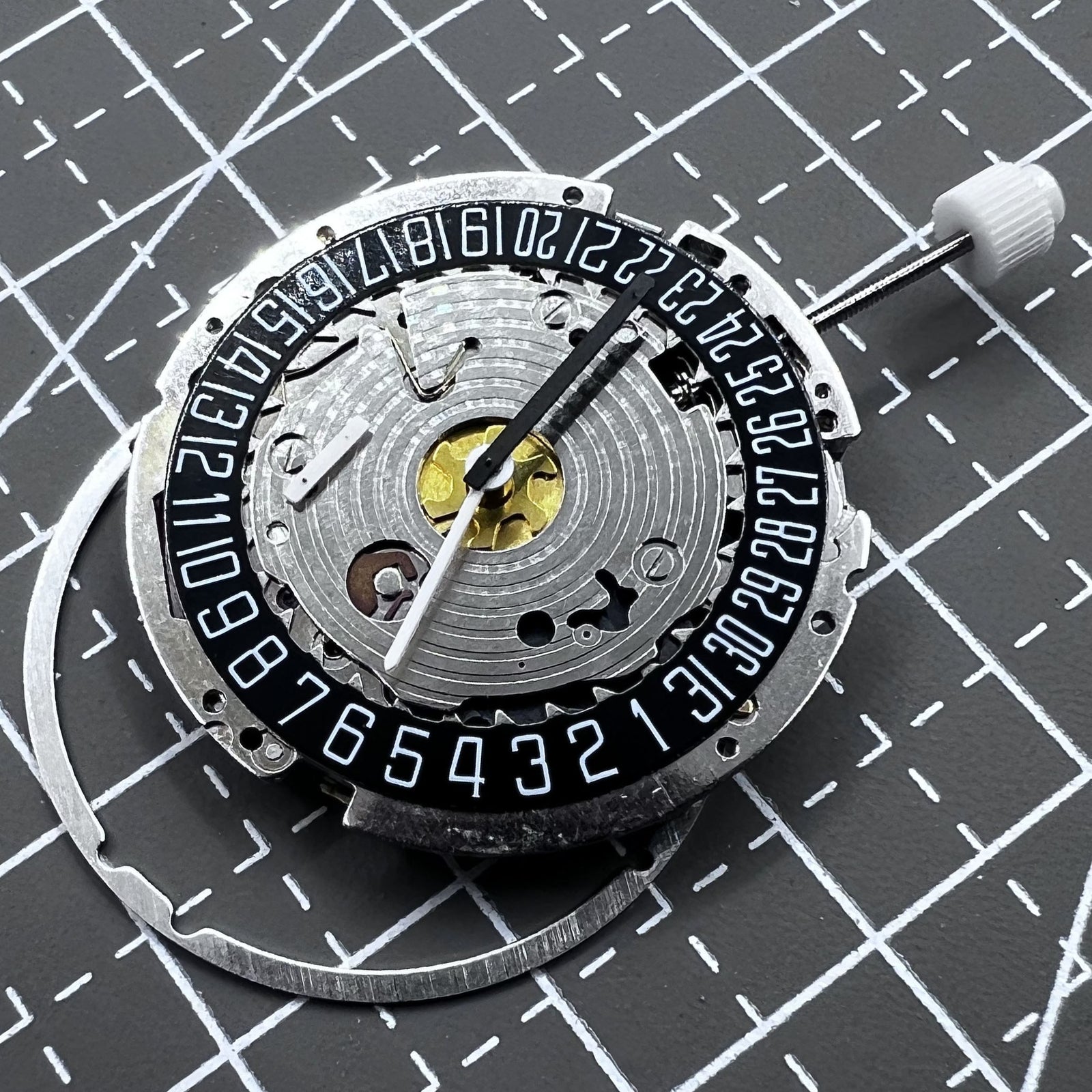 Schwarze Scheibe Quarzuhr ISA 8171A mit 4 Zeigern, Datum um 6 Uhr, Schweizer Marke