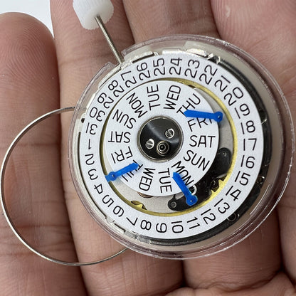 HZ2350 automatic mechanical watch with double calendar, precision-crafted accessory for watch enthusiasts.