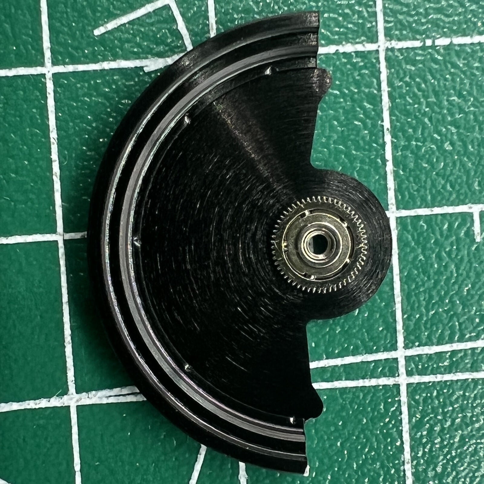 Black Line Wave carved rotor for Miyota NH35 NH36 watch movements, improving accuracy and style.