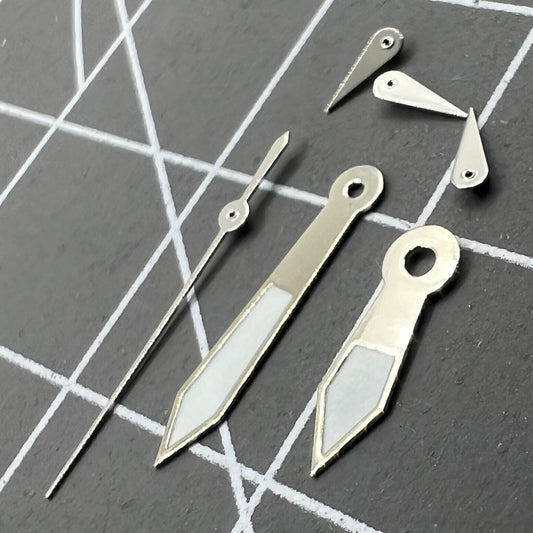 Aiguilles de montre luminescentes vertes 12 x 12 x 8 mm avec garniture argentée pour mouvement Epson VD53, VD54 et VD57