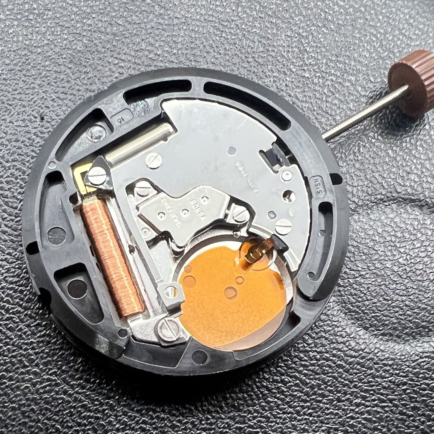 Ronda 24H 515 quartz watch movement, Swiss precision for reliable timekeeping in watch accessories.