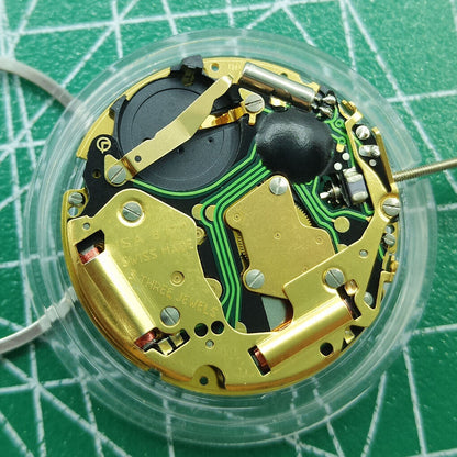 Original Swiss ISA 8171 quartz watch movement with date at 6, multifunctional for precise timekeeping by Swiss ISA.
