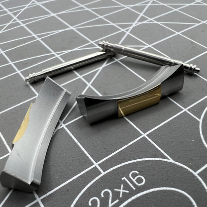 Curved end links for Daytona watch band, 20/21mm width, ensuring seamless bracelet connection.