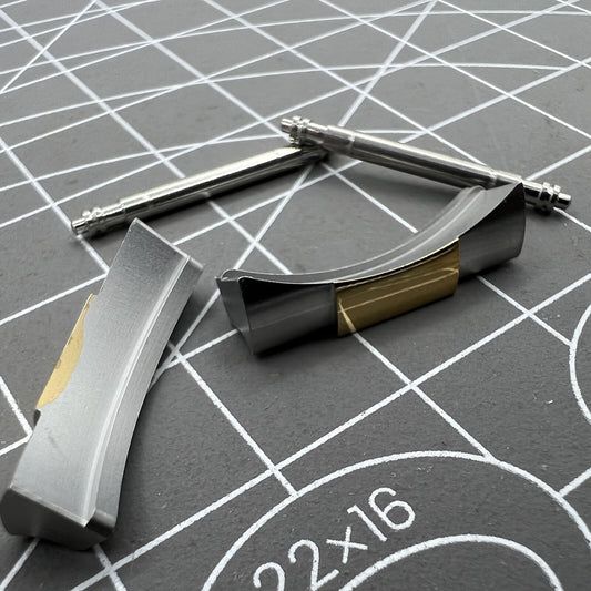 Curved end links for Daytona watch band, 20/21mm width, ensuring seamless bracelet connection.