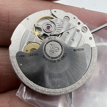 Miyota Citizen 9015 automatic mechanical movement with date display at 3 o?clock, precision watch part.