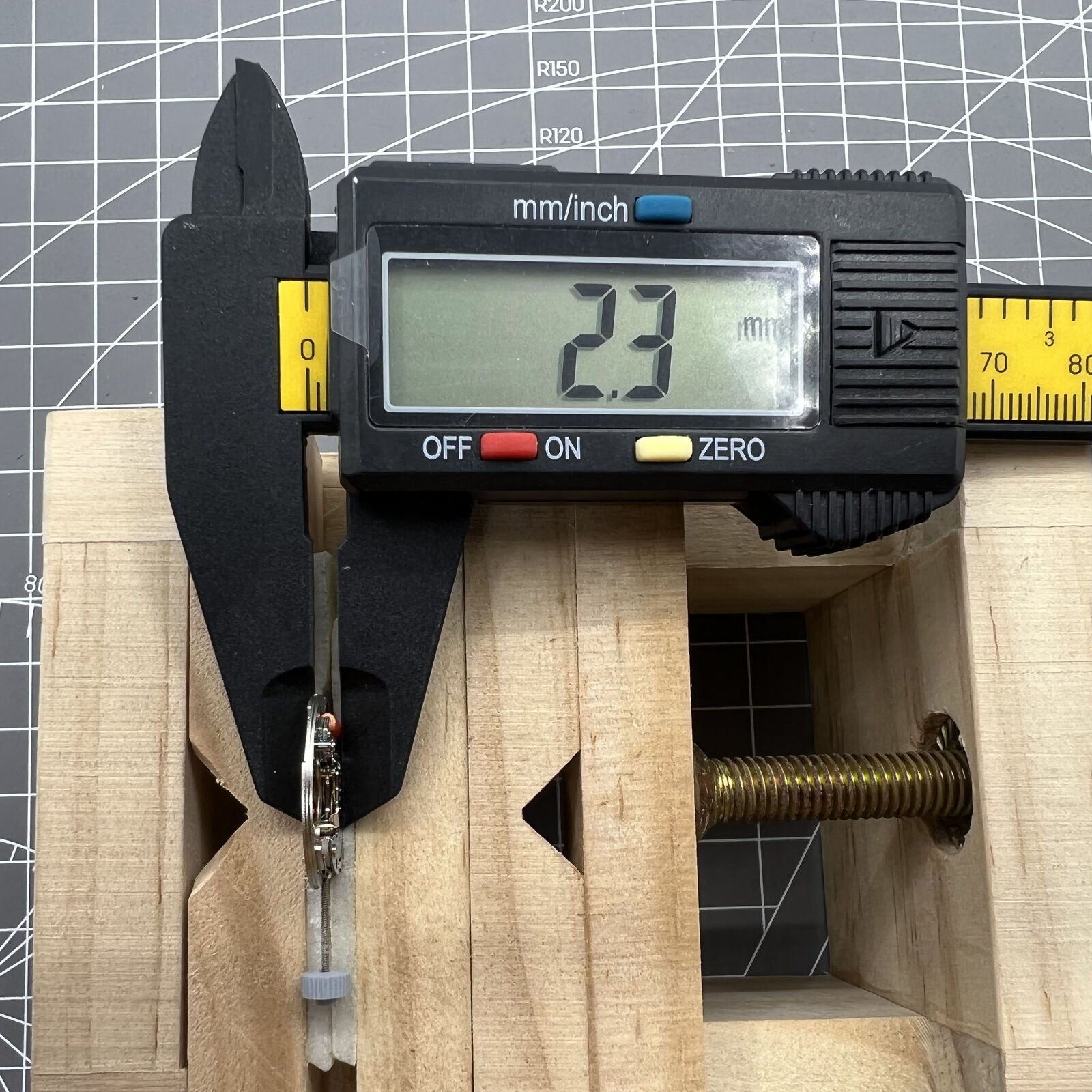 Swiss Made Ronda 782 quartz watch movement, precise and reliable for quality watch repairs.