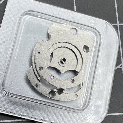 Replacement silver automatic wheel bridge splint for Movement SW200 watch mechanism.