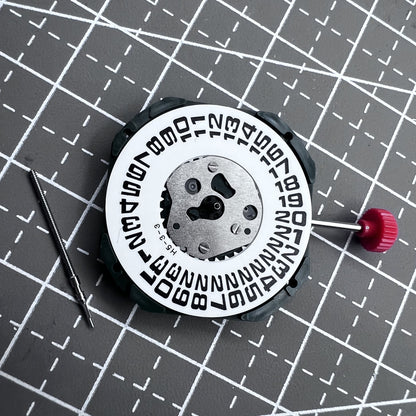 Miyota 2353 Quarzwerk Uhrwerk mit 3 Zeigern und gro�er Datumsanzeige bei 3 Uhr, pr�zise und zuverl�ssig.