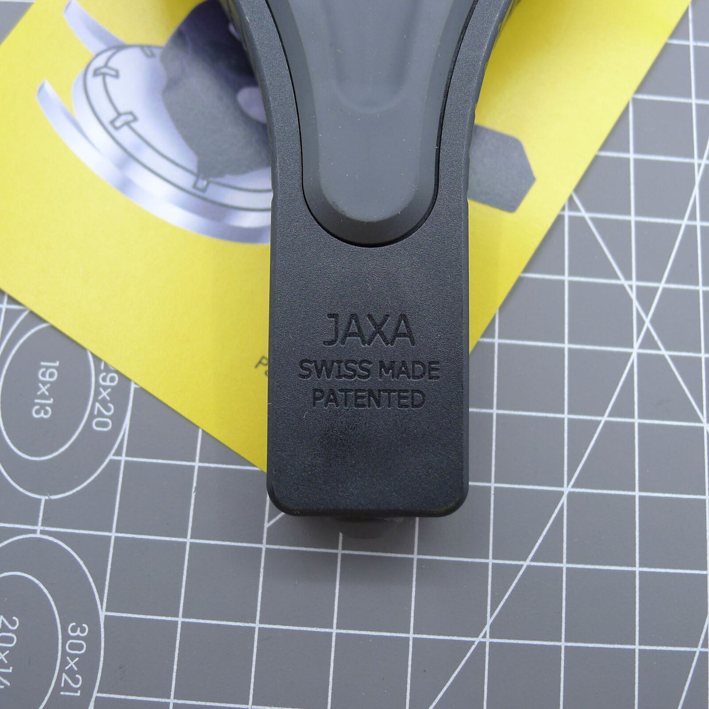 Swiss Bergeon 2819-MINI JAXA watch back opener tool up to 62mm for precise repair tasks and watch maintenance.