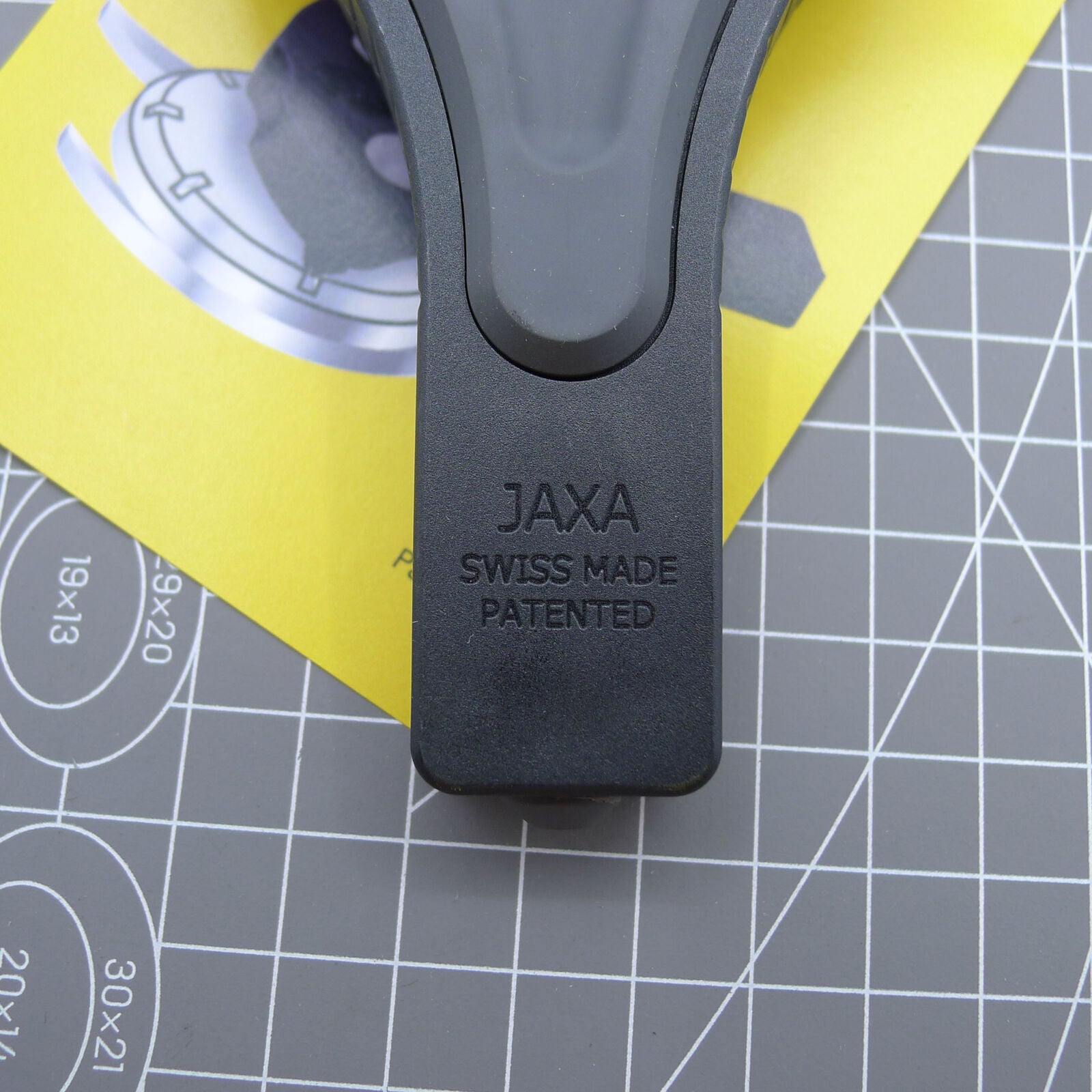 Swiss Bergeon 2819-MINI JAXA watch back opener tool up to 62mm for precise repair tasks and watch maintenance.