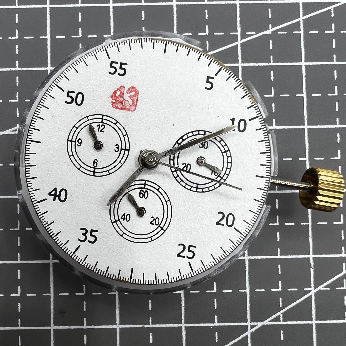 Automatisches Chronographenwerk ETA 7753 mit Anzeige bei 3 6 9 Uhr Position