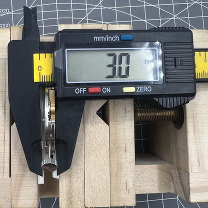 Hangzhou Golden Rotor mechanical watch movement displaying single date calendar in sleek design