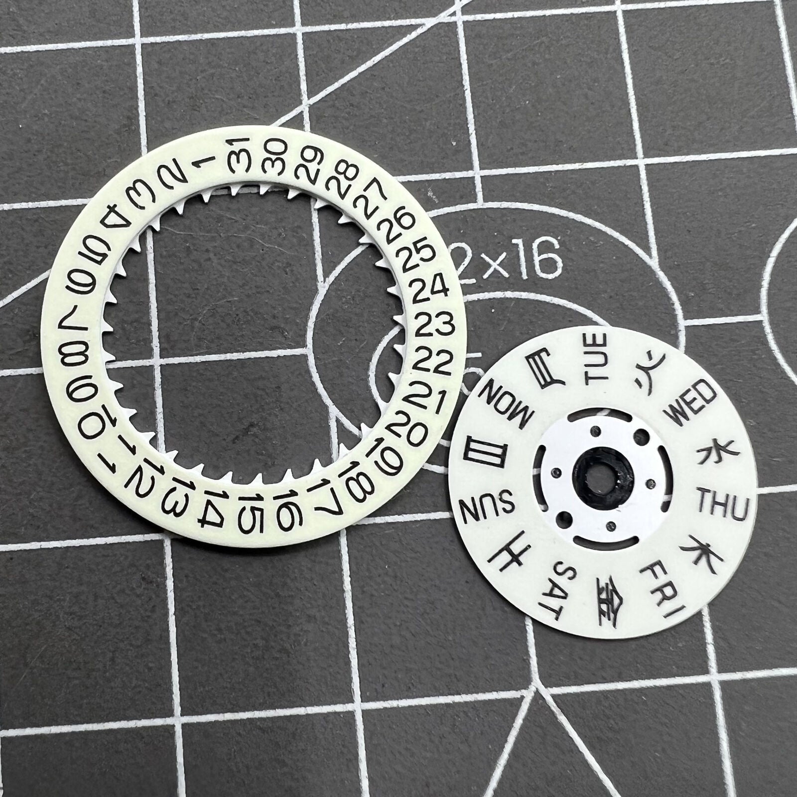 Green lume date and week wheels for Seiko NH36, boosting dial visibility in low light conditions.