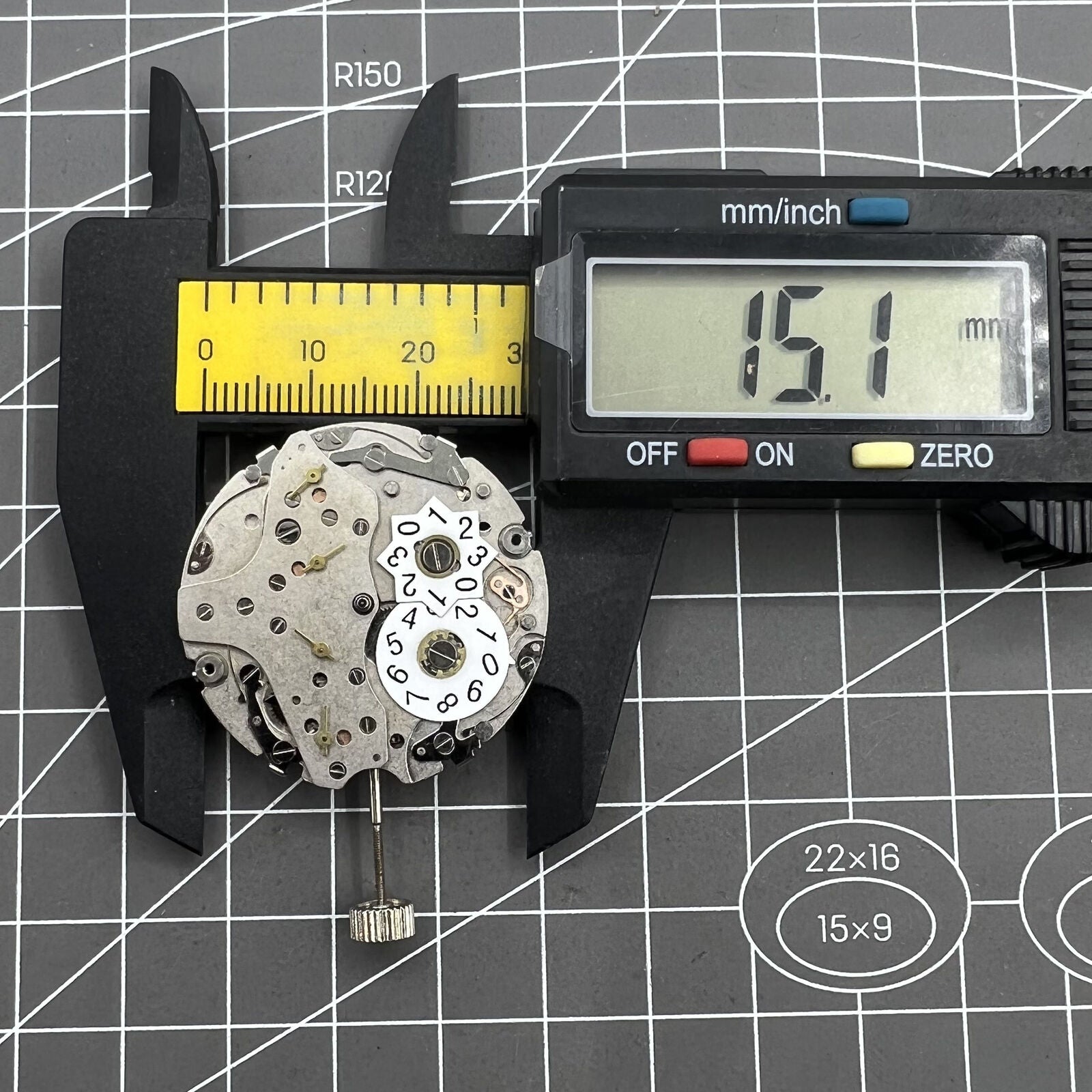 Tianjin Seagull ST25 automatic watch movement displaying three hands and big date, precision Chinese craftsmanship.