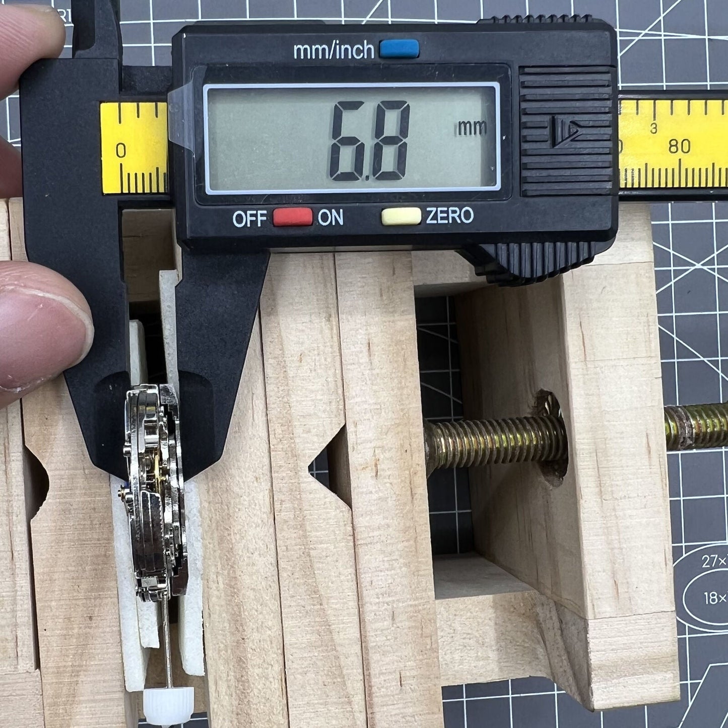 Mechanisches Uhrwerk „Shanghai Perpetual Calendar“, Ersatz für ETA7751