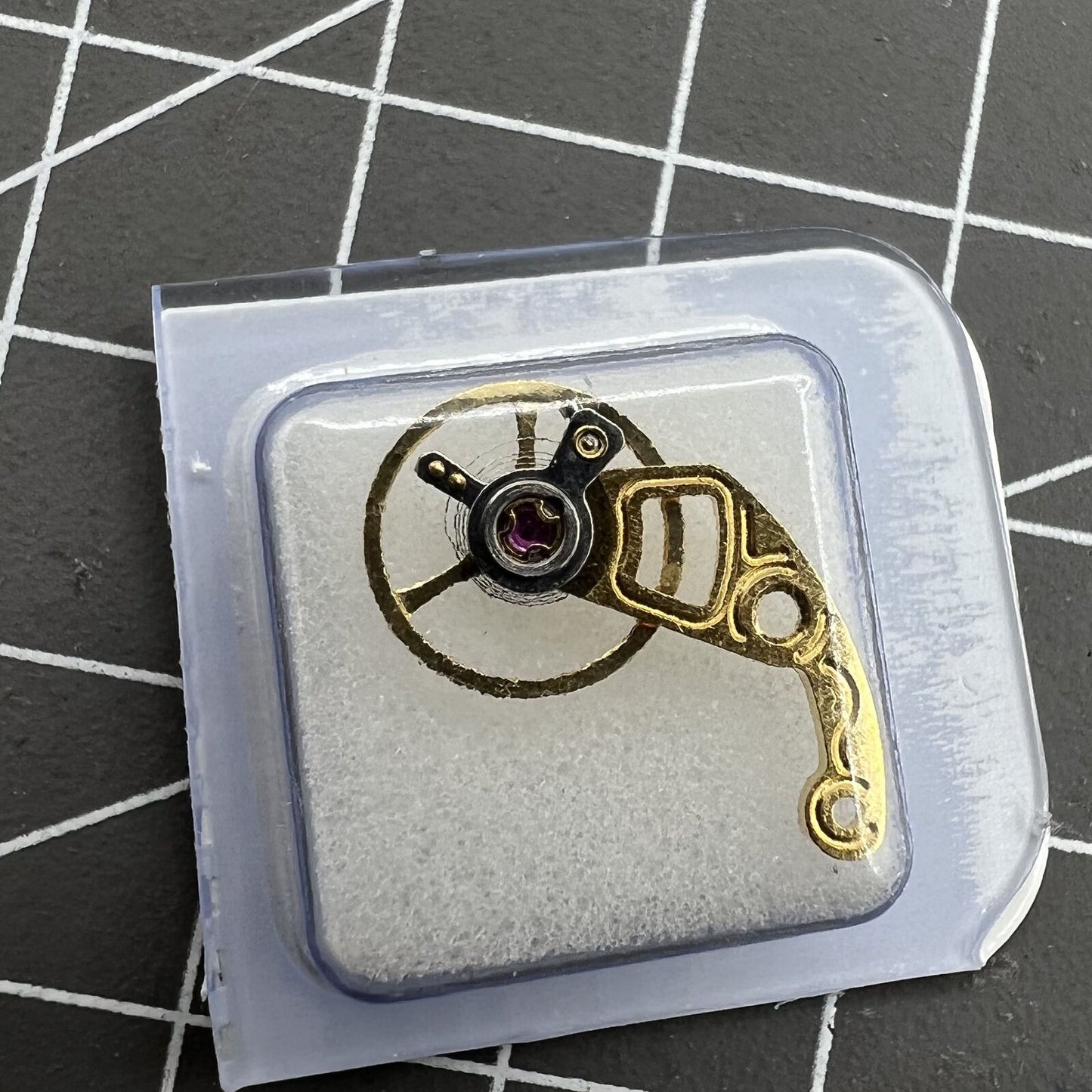 Complete balance wheel with golden splint for Hangzhou 2189 hollow watch movement, precision component by Hangzhou brand.