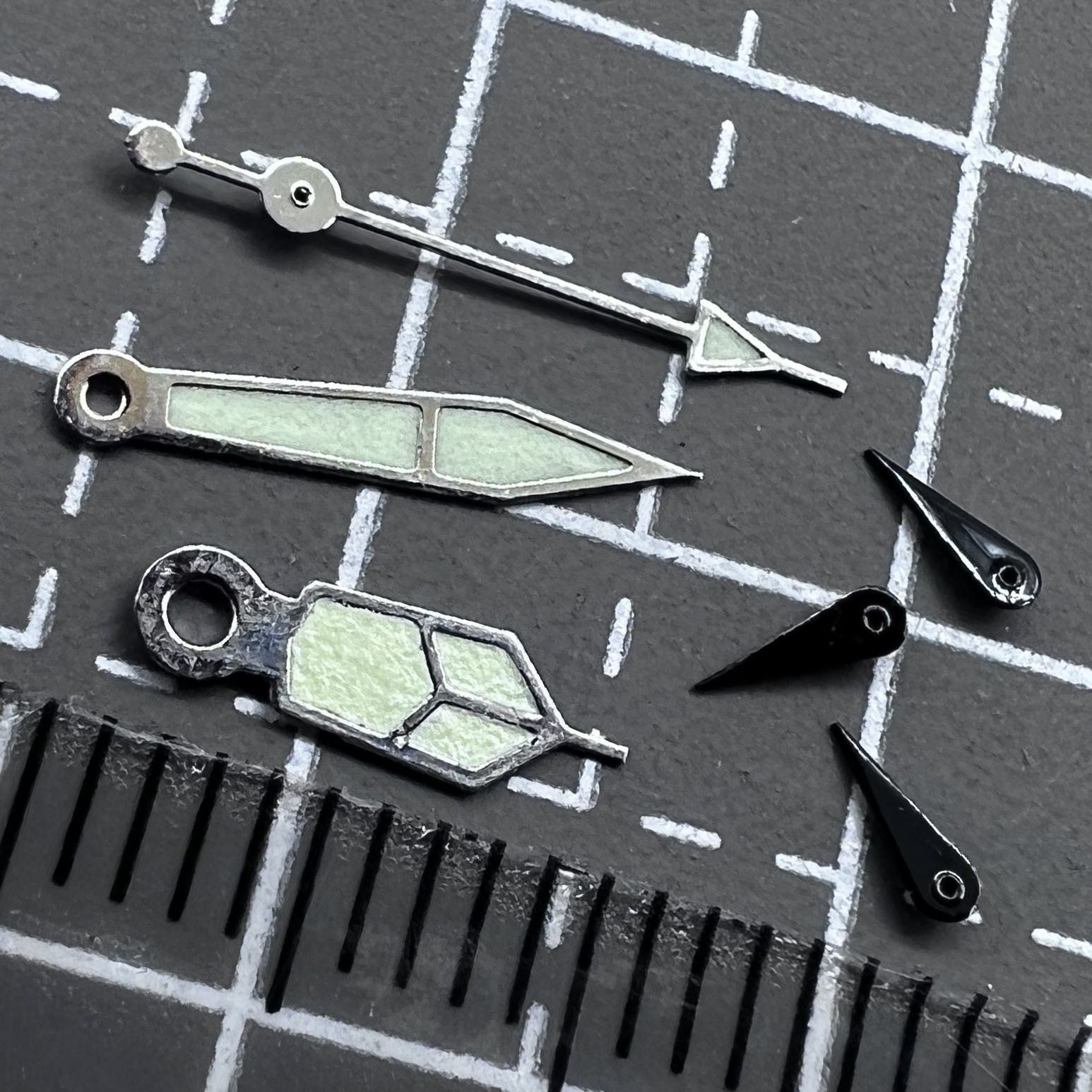 Schwarz kleine Sekundenz�hler 11mm Set 2 St�ck f�r VD53 VD54 VD57 Uhrenzubeh�r von Schwarz.