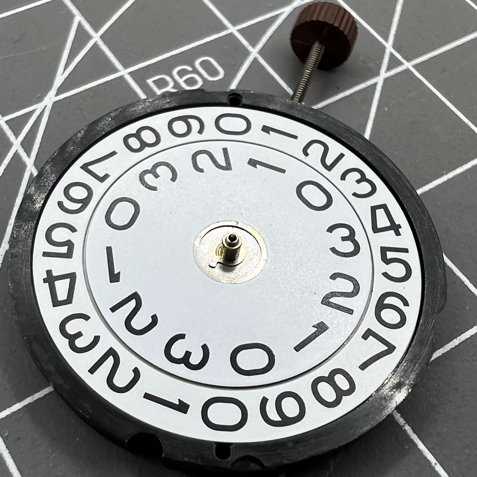 Ronda Swiss Quartz Uhrwerk Modell 519 - Pr�zises Uhrwerk f�r zuverl�ssige Zeitmessung in Uhren.
