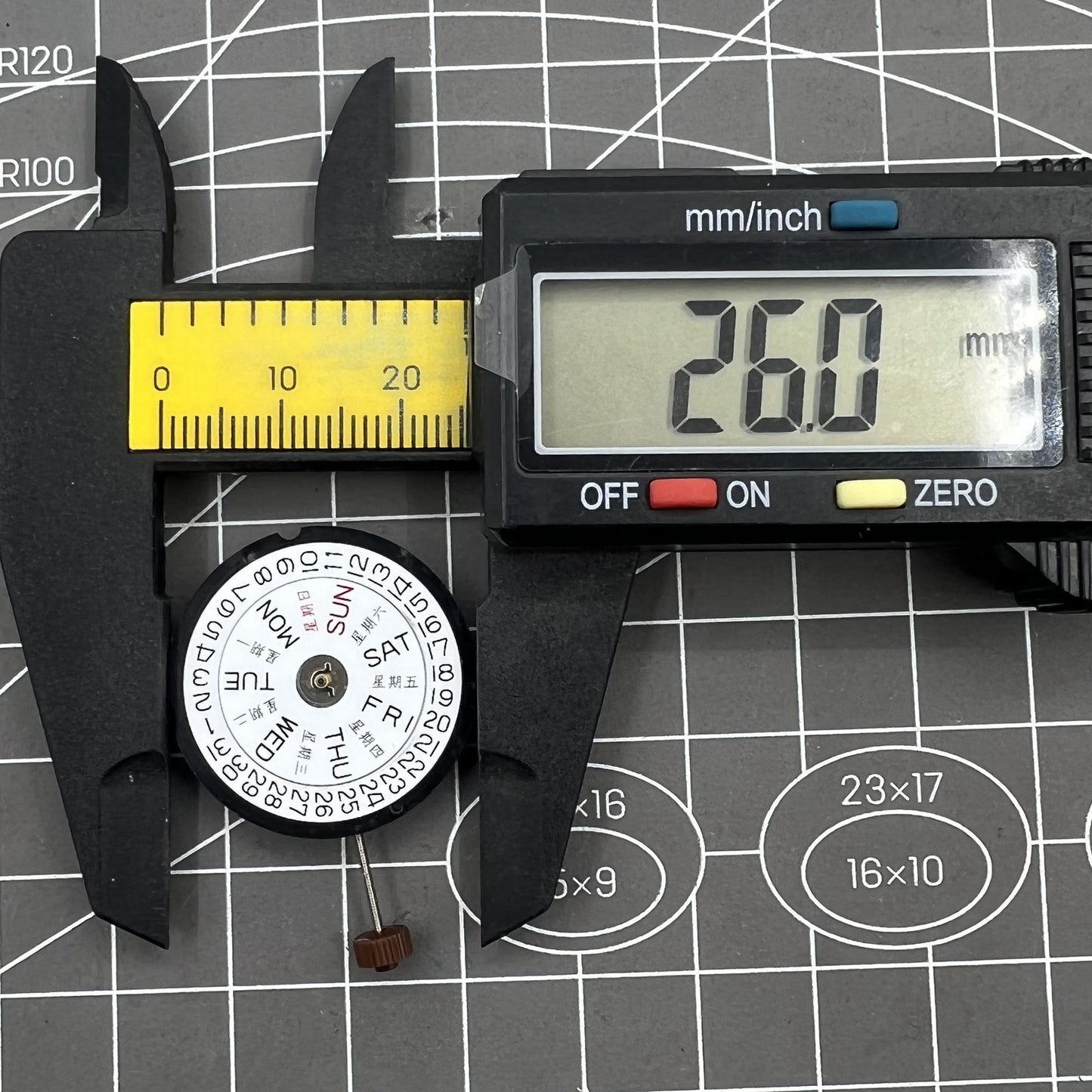 Ronda 517 quartz watch movement with day and date display at 3 o'clock position, suitable for watch accessories.