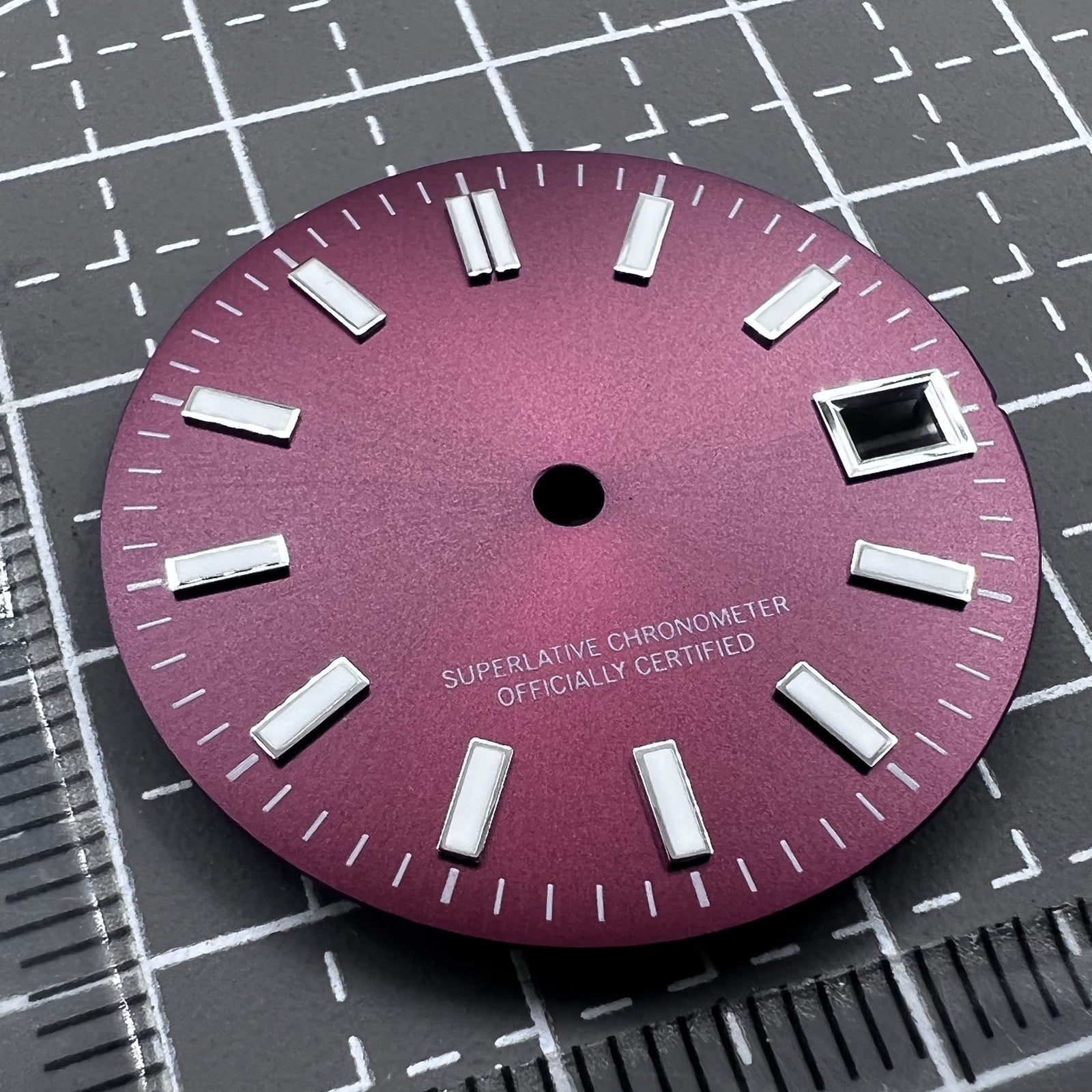 Roter gr�ner Leuchtender Metall-Zifferblatt mit polierter Oberfl�che f�r NH35 Uhrwerk von Roter Brand