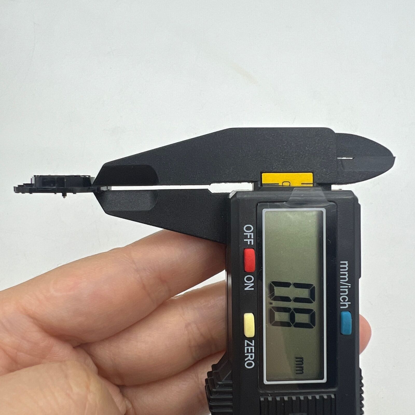 Hattori Epson TMI PC39 quartz watch movement, precision Japan-made component for watch repairs.