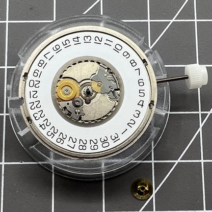 Swiss Made ETA955.114 quartz movement with single calendar at 3 o?clock for watch repair.
