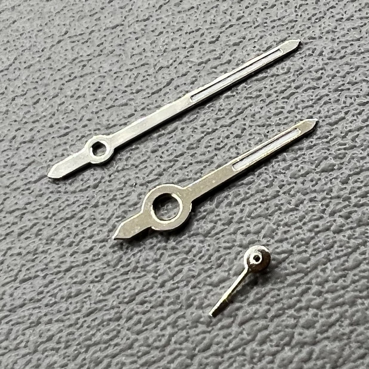 2 Sets 11mm Silbergrüne Leuchtzeiger für Miyota 1L45 Uhrwerk Pack