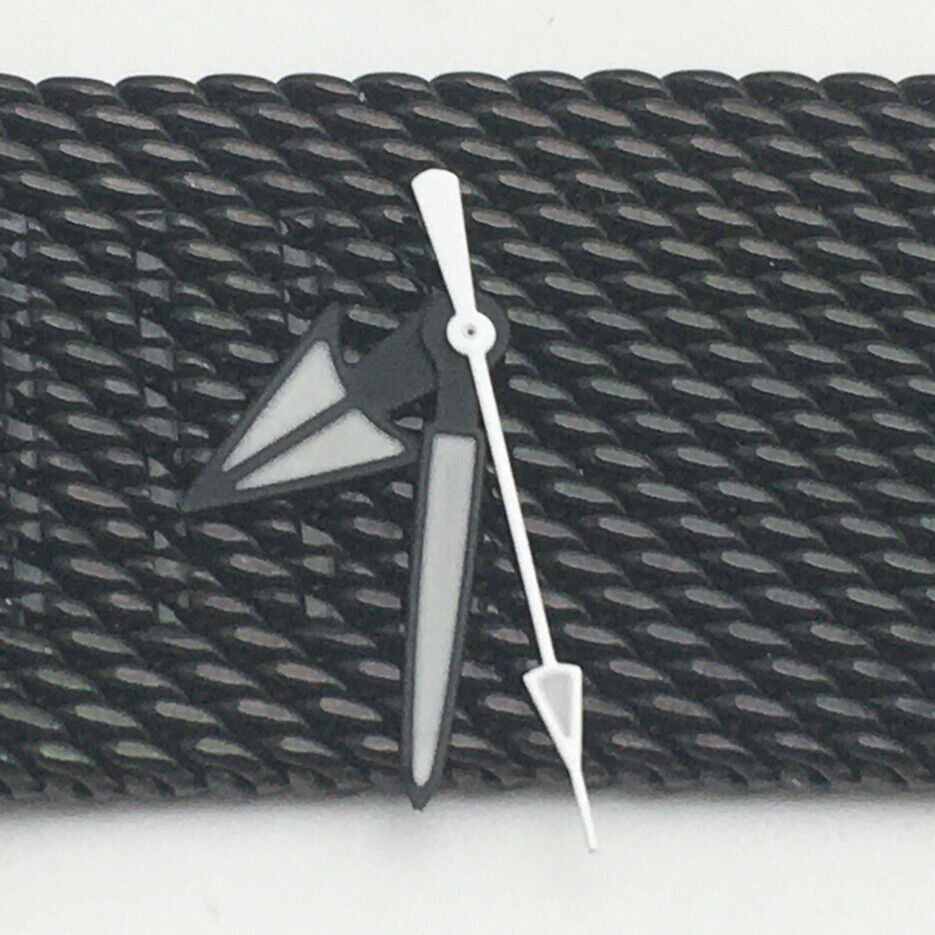 Green luminous watch hands set for NH35A/NH36A movement, model NO18, 9.5x14x15mm.