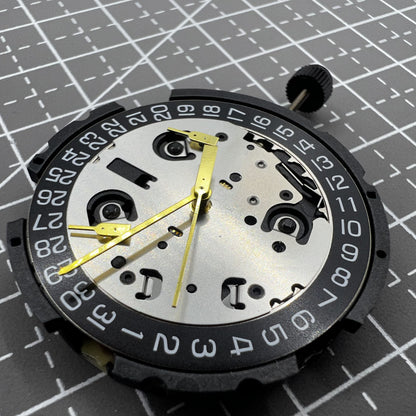 ETA Quarzuhrwerk G10 212 mit schwarzem Zifferblatt, drei Zeigern und Datumsanzeige um drei Uhr