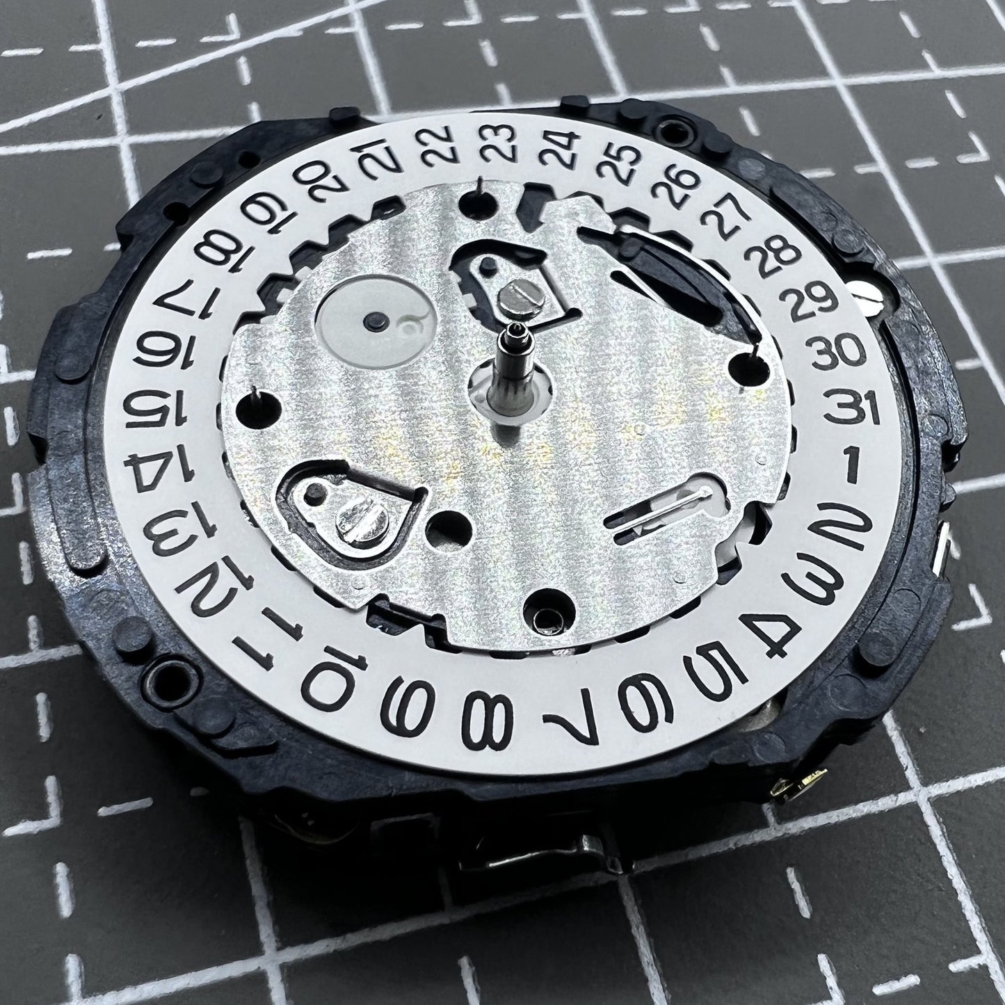 Seiko V176A quartz watch movement, precise Japan-made mechanism for watch accessories