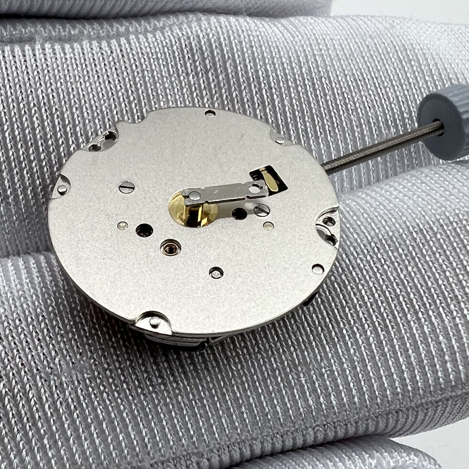 Swiss Movement Ronda 772 Quartz watch mechanism for precise timekeeping in watch accessories.