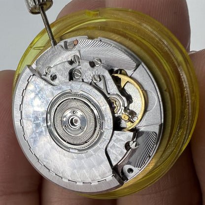 Seagull ETA 2892A2 automatic watch movement showing mechanical calendar for accurate timekeeping.