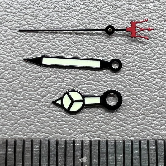 Green luminous watch hands set with pins for SKX007/009 NH35 movement, enhancing night visibility and precision.