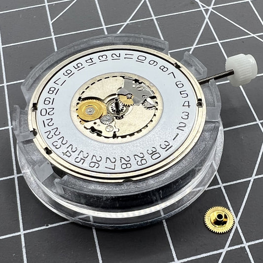 Swiss Made ETA955.114 quartz movement with single calendar at 3 o?clock for watch repair.