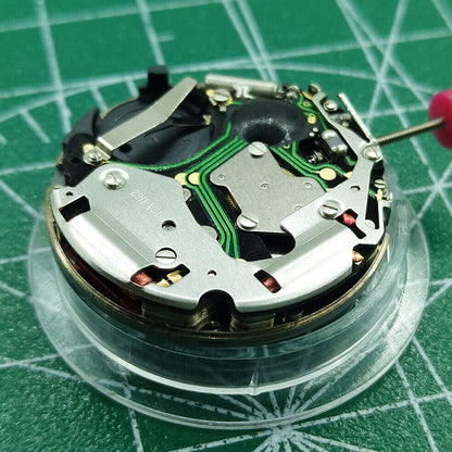 Swiss ISA 8162 quartz watch movement with date at 6, ideal replacement for accurate timekeeping.