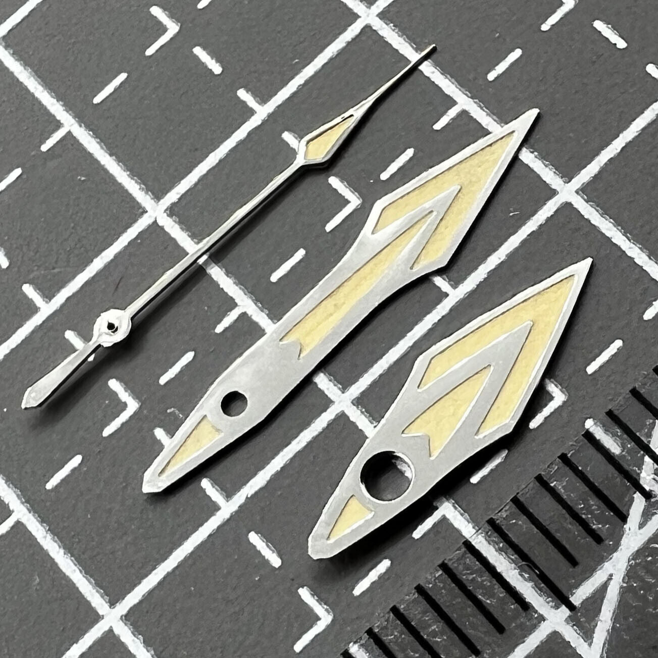 Silver-trimmed 14.5mm orange watch hands with no lume for NH35 NH36 movements