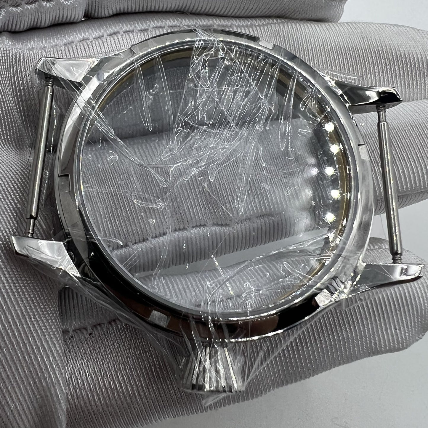 44mm stainless steel watch case, compatible with ETA 6497/6498 and Seagull ST3600/ST3621 movements, sleek and durable.