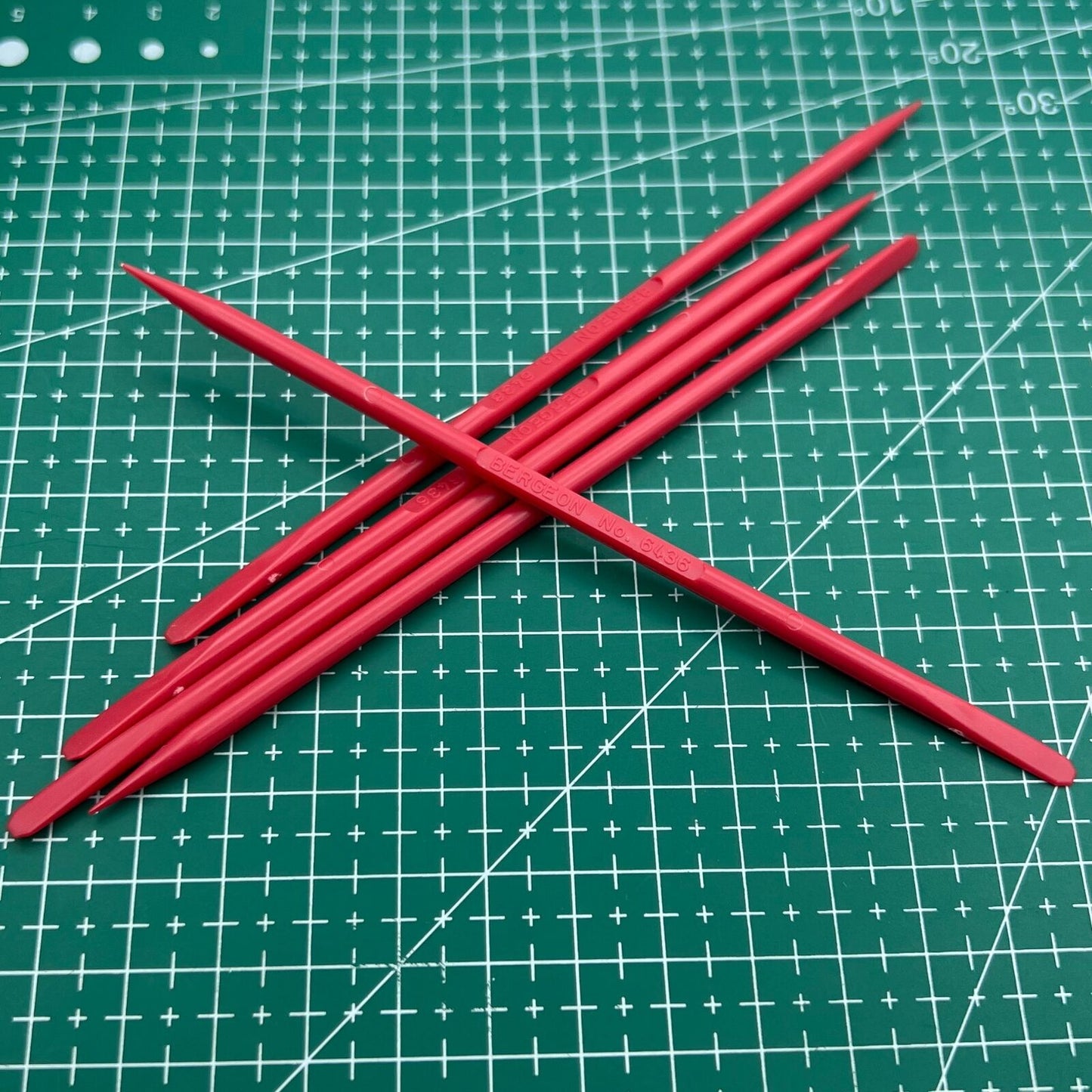 Bergeon 6436 watch cleaning sticks in bulk, durable polystyrene for precision maintenance.