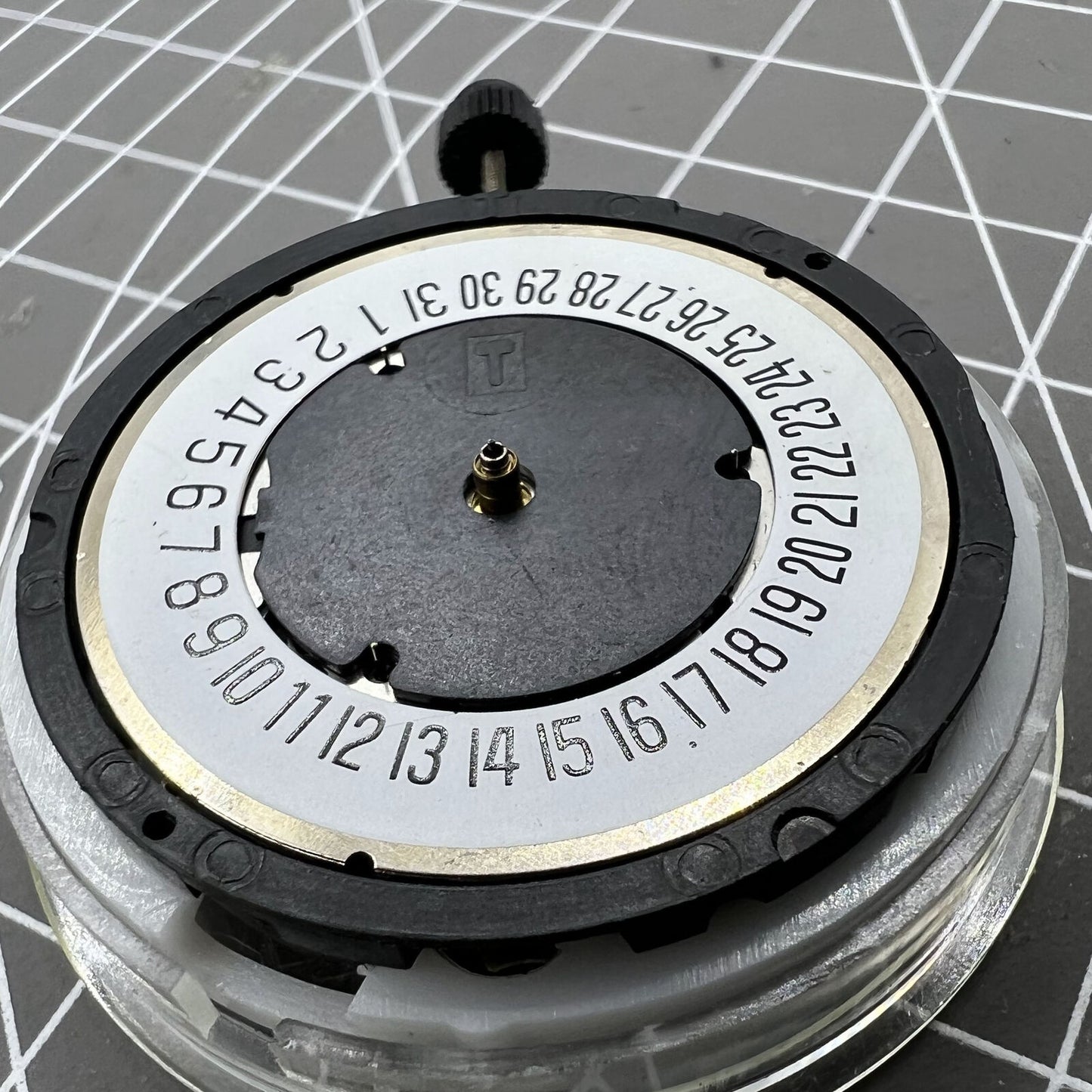 Genuine V8 ETA G10.711 Swiss quartz watch movement with multifunctional date at 6 o'clock.