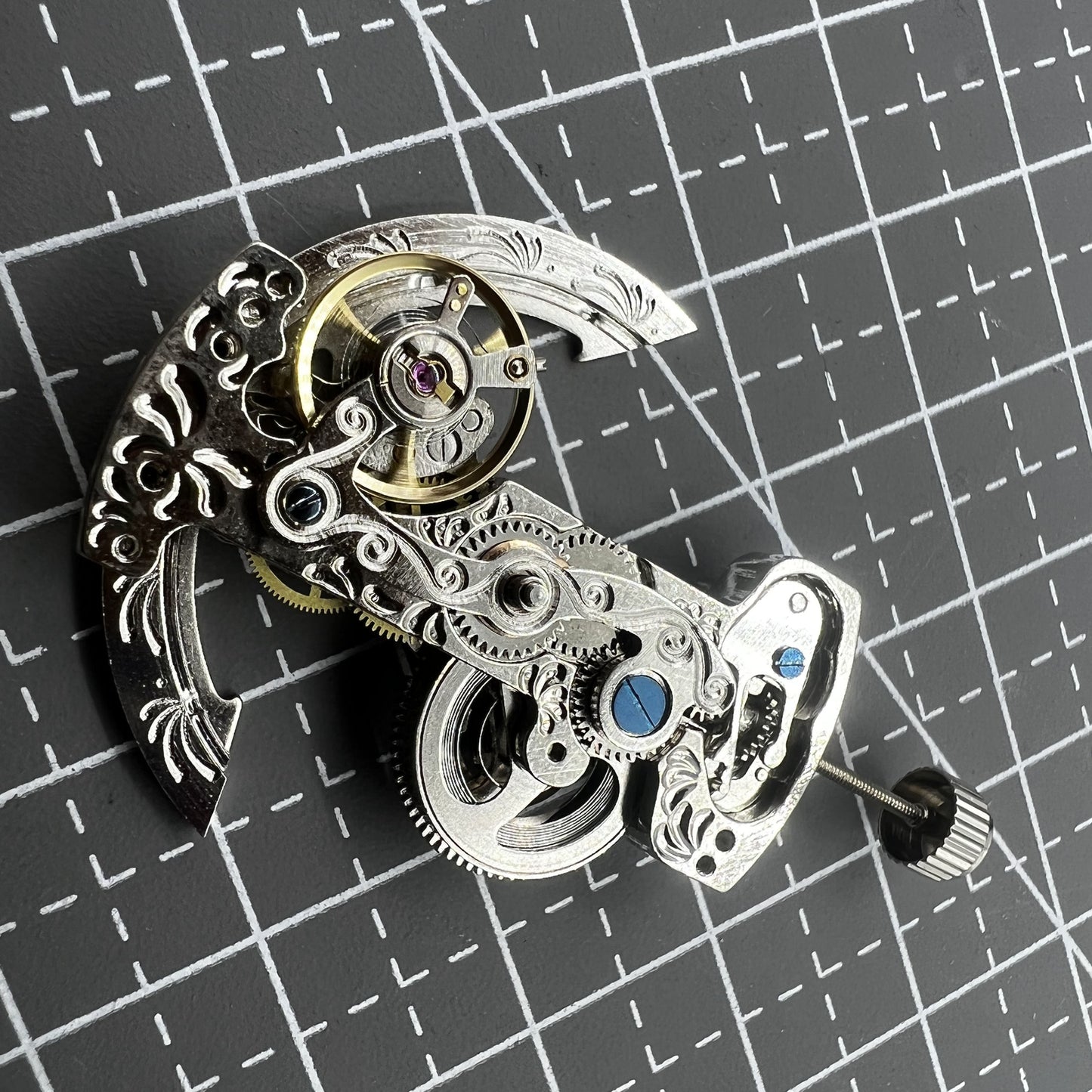 Automatisches Mechanisches Uhrwerk mit Barförmigem Blankem Unruhrad